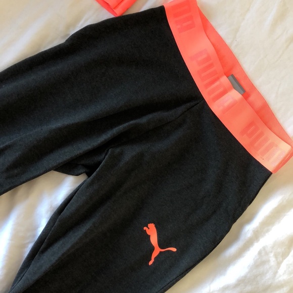 Puma sports bras, leggings size S - Picture 4 of 4